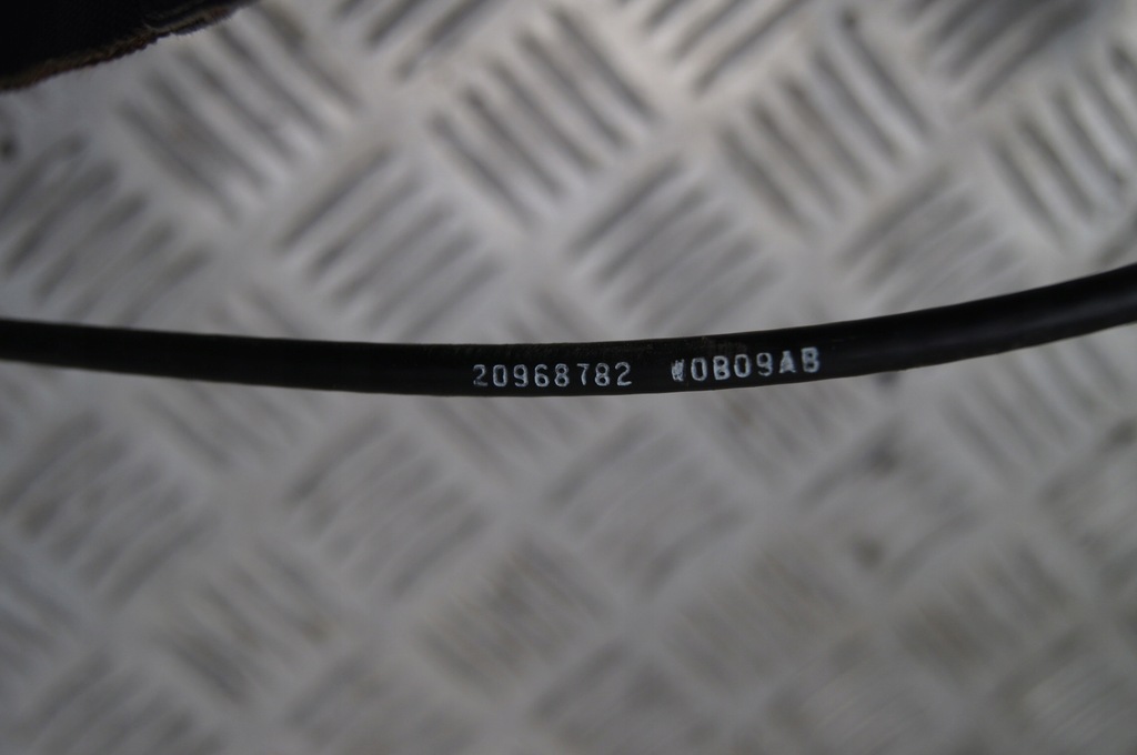 фото №4, Chevrolet silverado трос тягa капот 07-14