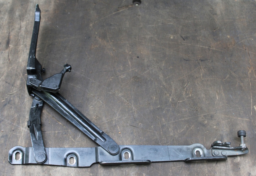 фото №1, Mercedes w220 петля кришки багажника правий