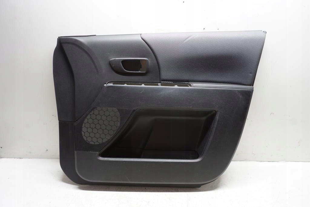 фото №1, Обшивка дверь правый перед mazda 5