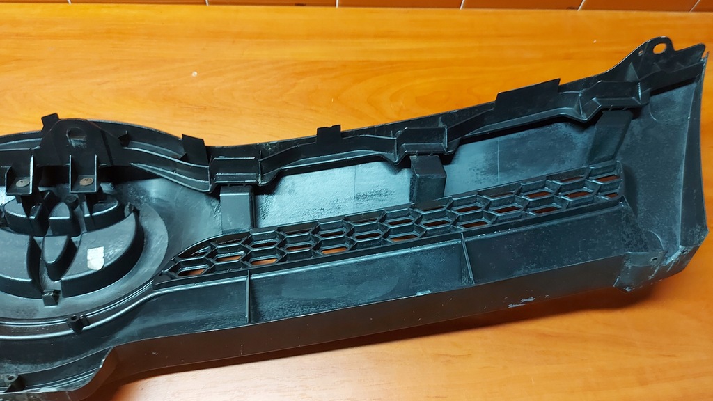 фото №14, Решітка радіатора бампера перед передній toyota corolla verso ii 04- 209