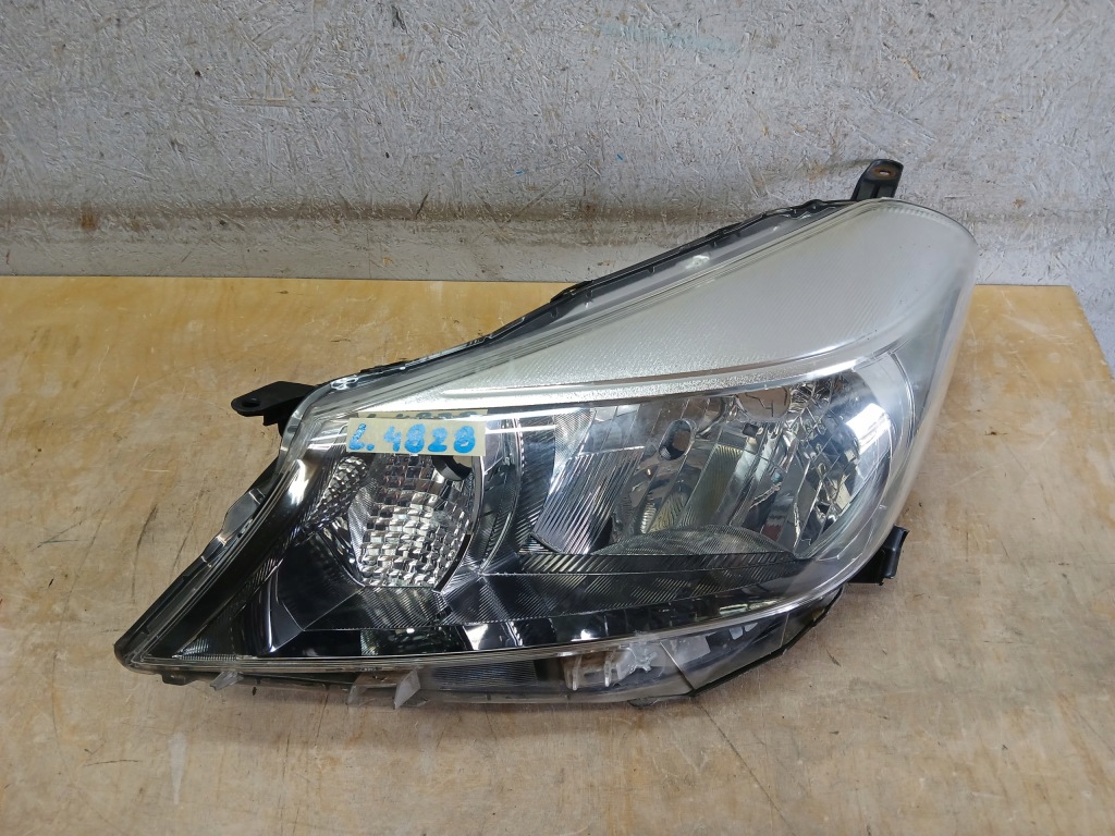 фото №1, Лампа перед левая toyota yaris iii 3 11-14