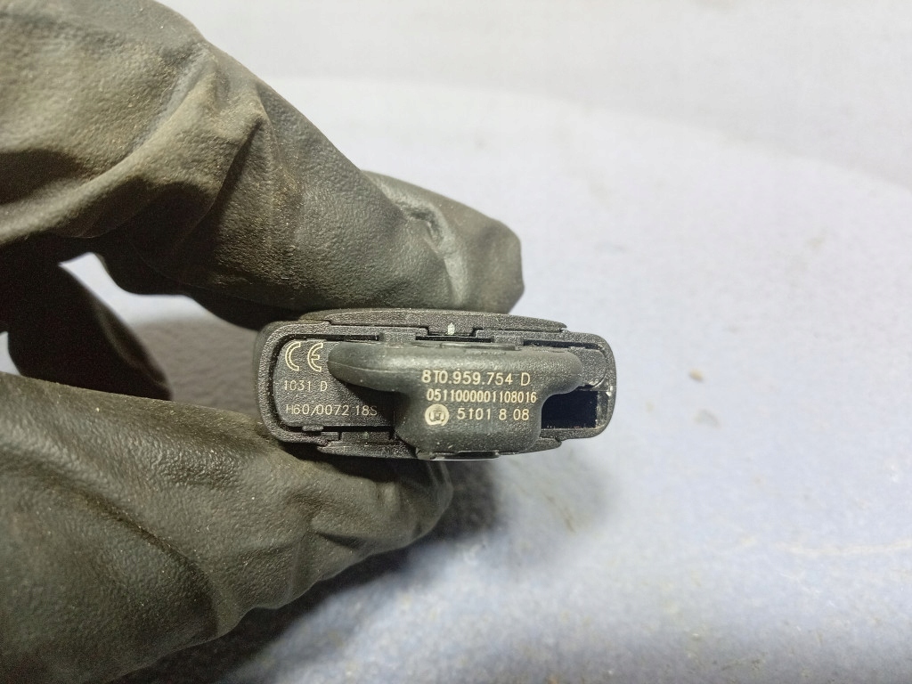 фото №5, Audi q5 8r ключ pilot 8t0959754d