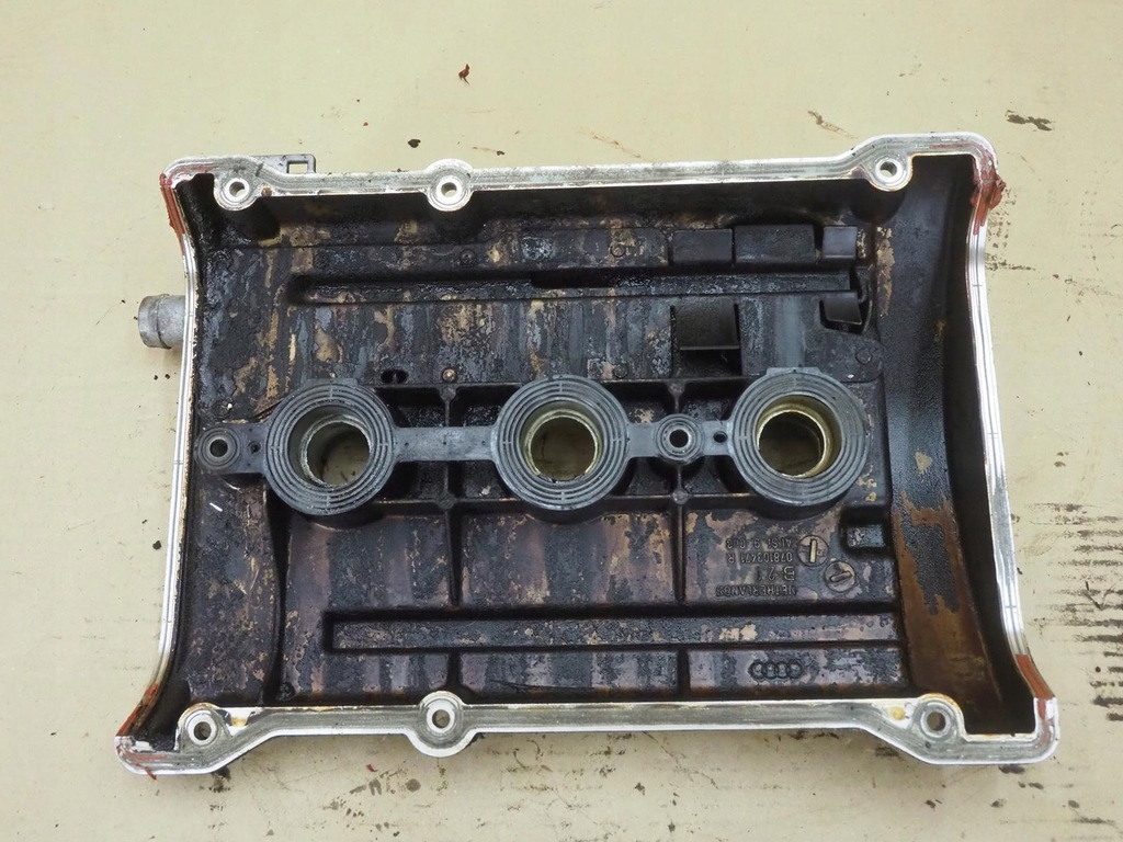 фото №9, Кришка клапанів ліва audi a4 b6 passat b5 2.4 b v6 078103471r