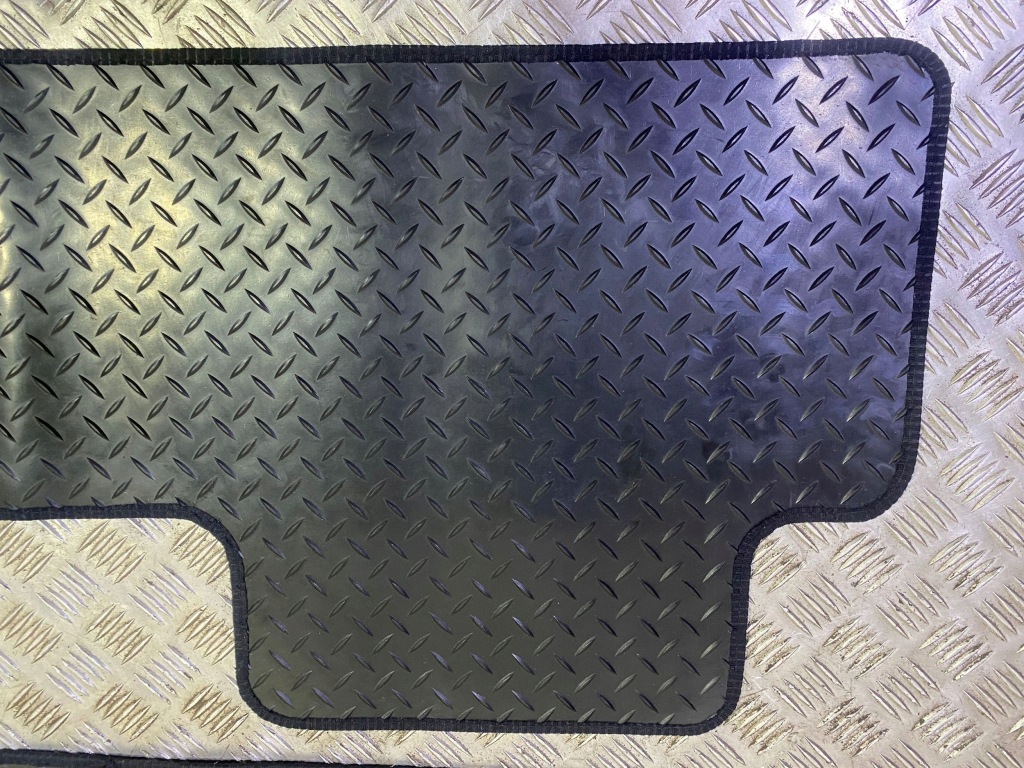 Купить Tesla model 3 2023 набор коврики автомобильных