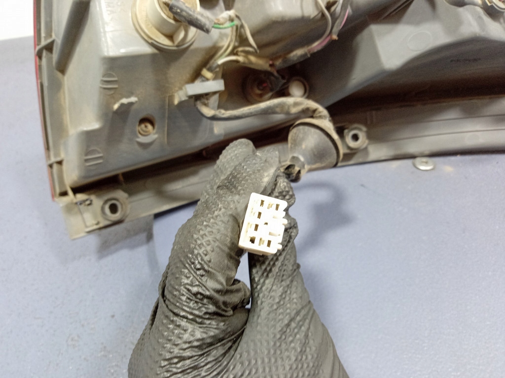 фото №7, Hyundai i30 i cw kombi лампа задняя правая задняя 92402-2l110