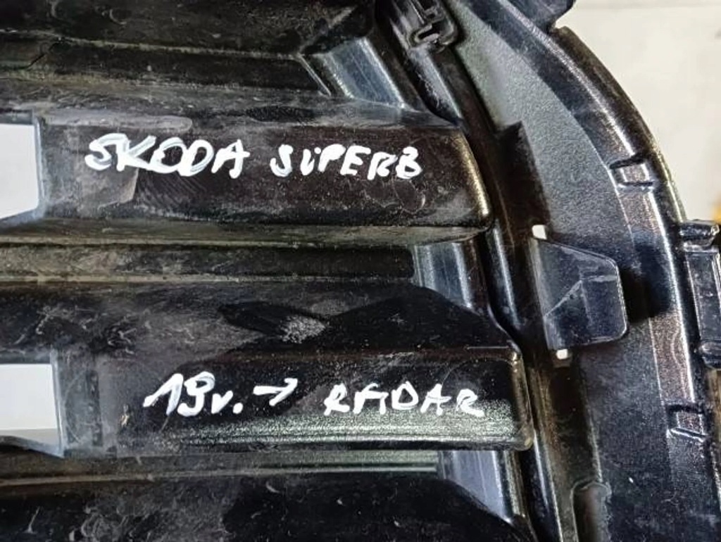 фото №8, M10 skoda superb решётка радиатора решётка радиатора 3v0853653g3g