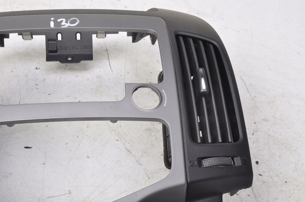 фото №7, Hyundai i30 рамка радио решётка