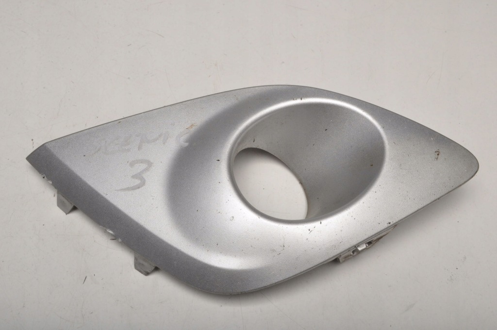 фото №1, Renault grand scenic iii решётка бампера правая