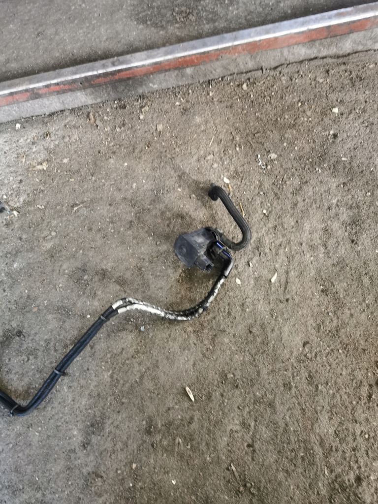 фото №1, Peugeot клапан вакууму 9801887680