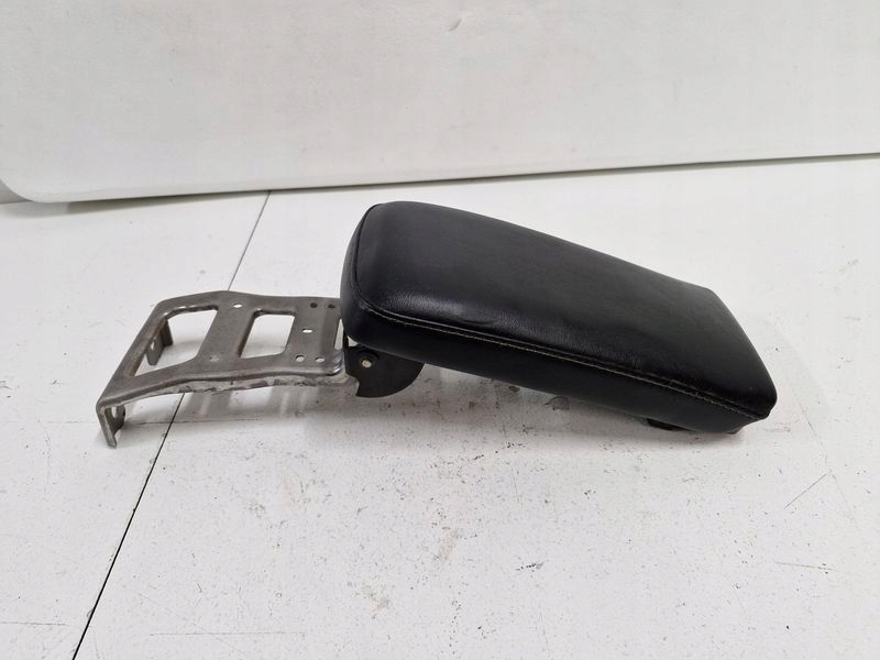 Lexus ct ct200h podłokietnk Ціна