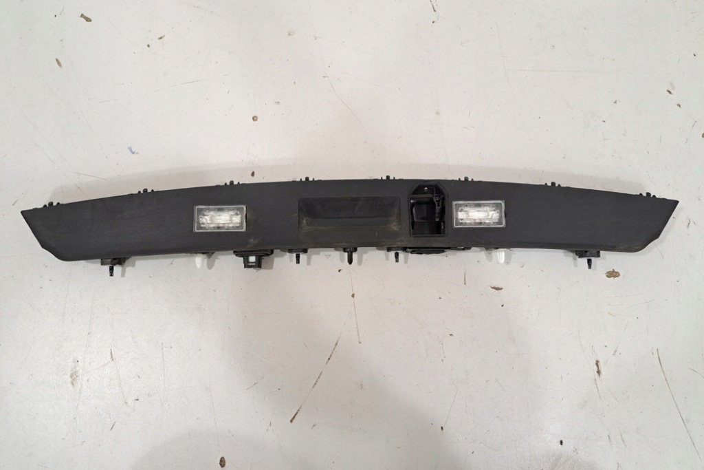 фото №12, Освещение регистрационного bmw 7 g11, g12 7357105 3.0l бензиновый 240kw 2017