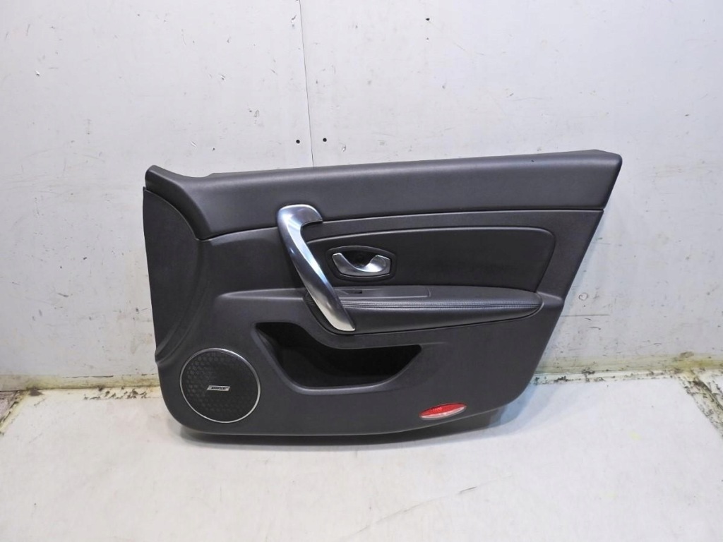 фото №1, Обивка дверь правый перед renault latitude d23122-3400x