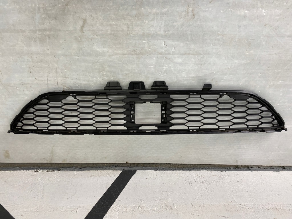фото №1, Dacia sandero 23- решётка радиатора решётка бампера перед