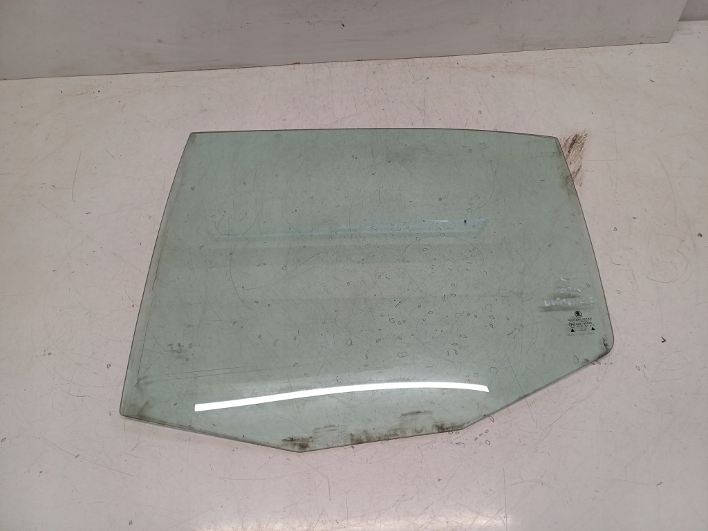 фото №1, Skoda octavia 1 i 96- sedan стекло левая задняя ...2