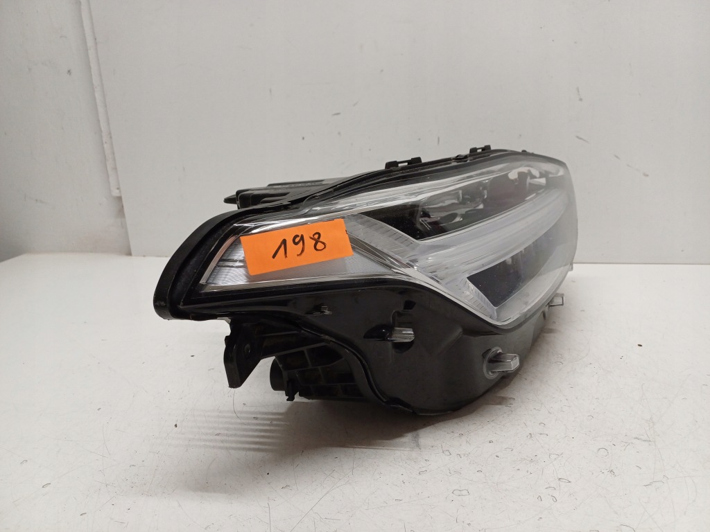 Volvo xc90 2 2 14- фара правый  перед full led 31655168 в Украине