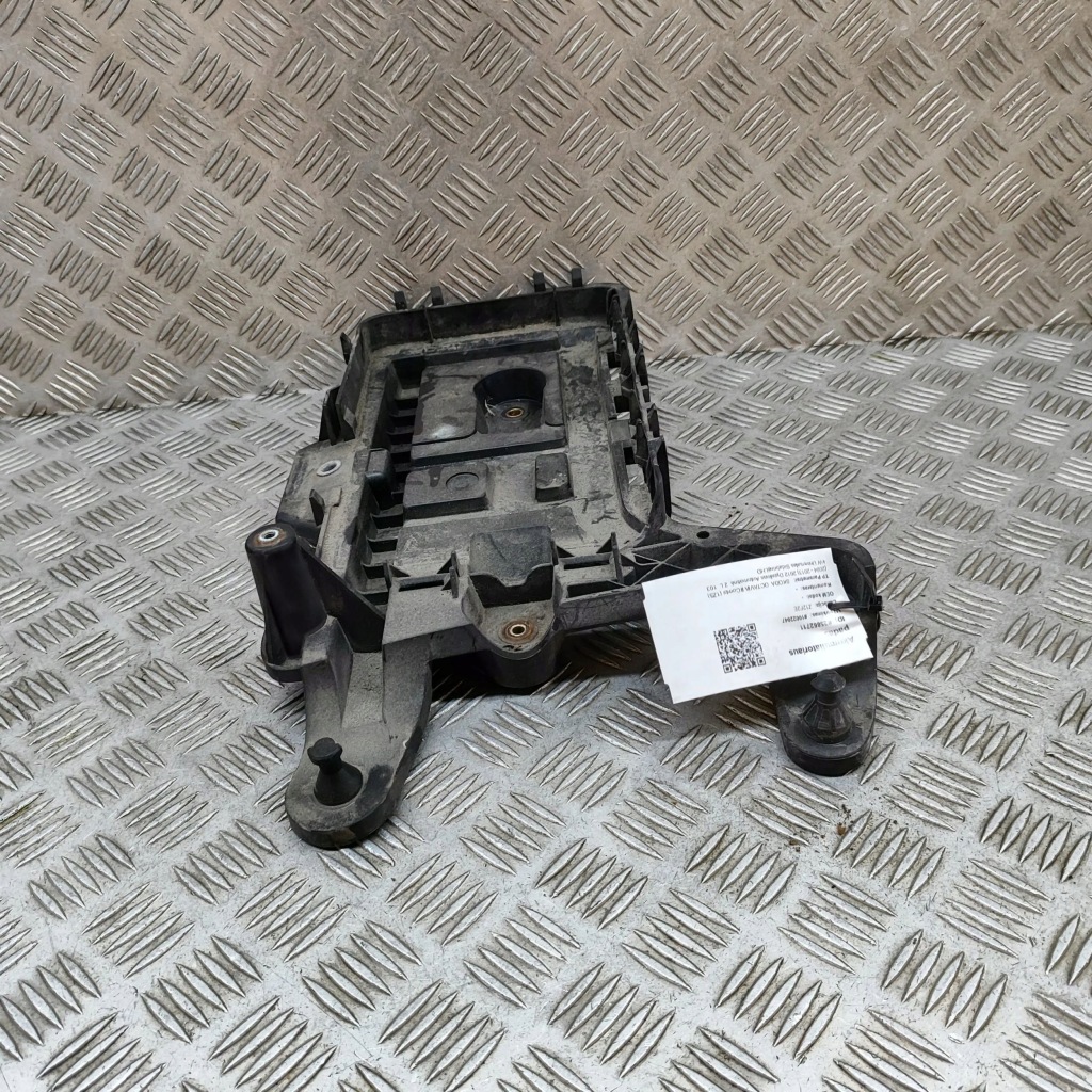 Skoda octavia mk2 1z 2012 основание / корпус аккумулятор Недорого