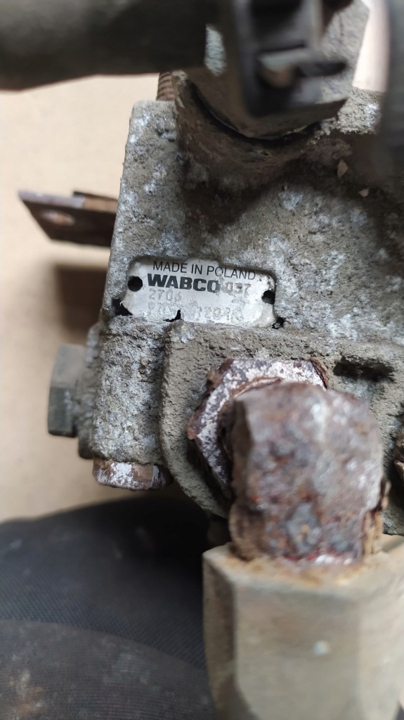 Man tgx tgs клапан релейний керуючий man wabco 0372706 в Україні