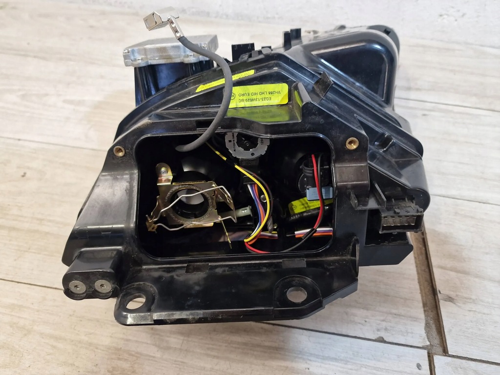 фото №9, Лампа фара правый перед aston martin vantage