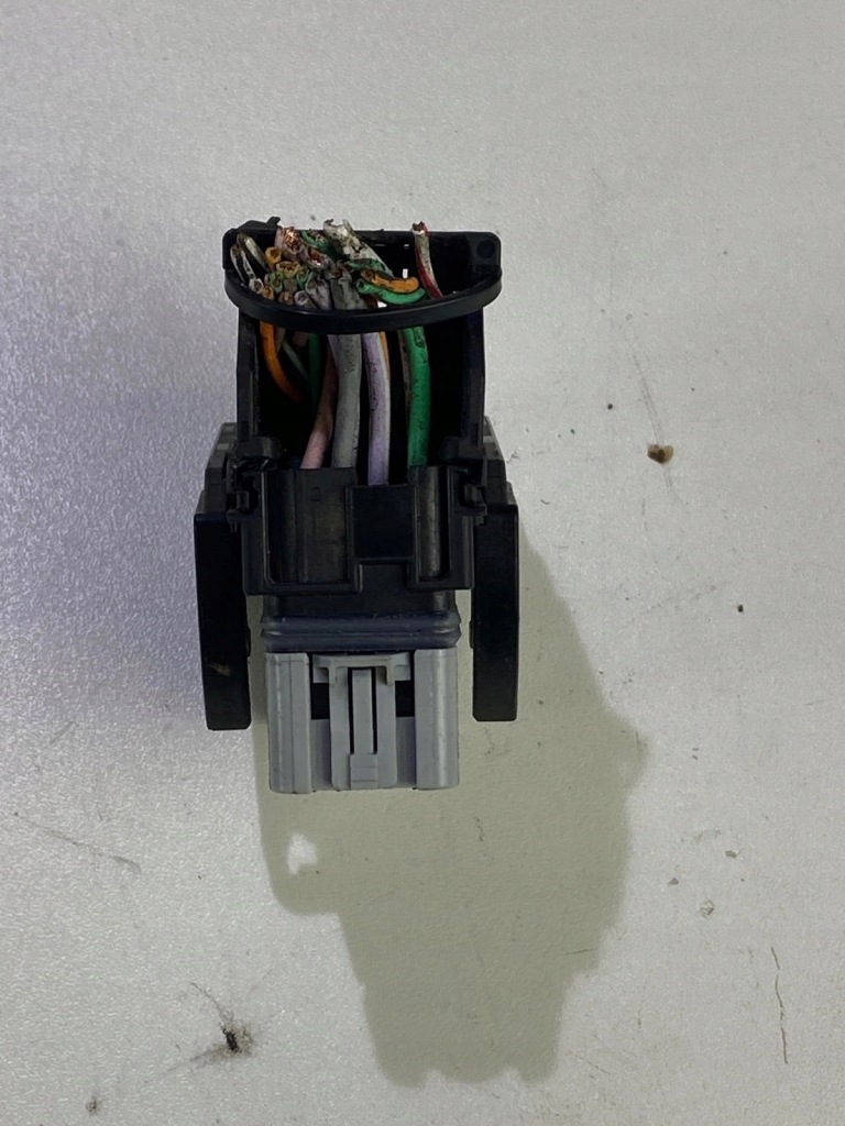 фото №8, Штекер колодка блок управления двигателя renault scenic iii 1.5