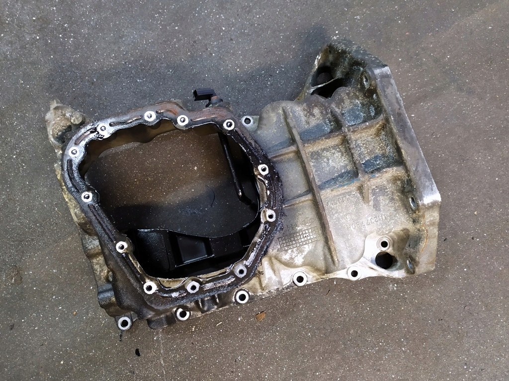 Поддон масляная 111237780r renault mnissan 1.6dci r9m Доставка
