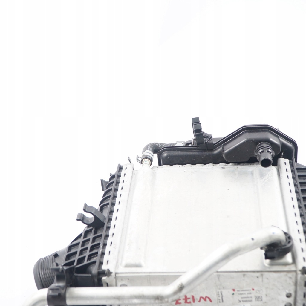 Mercedes w177 m260 amg a35 радиатор воздуха интеркулер a2600903100 Доставка