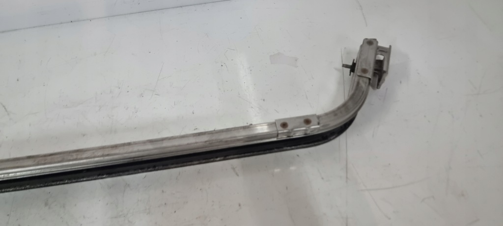 фото №2, Напрямна права ролики двері напрямна задня mazda 5 ii cw 2011-2014