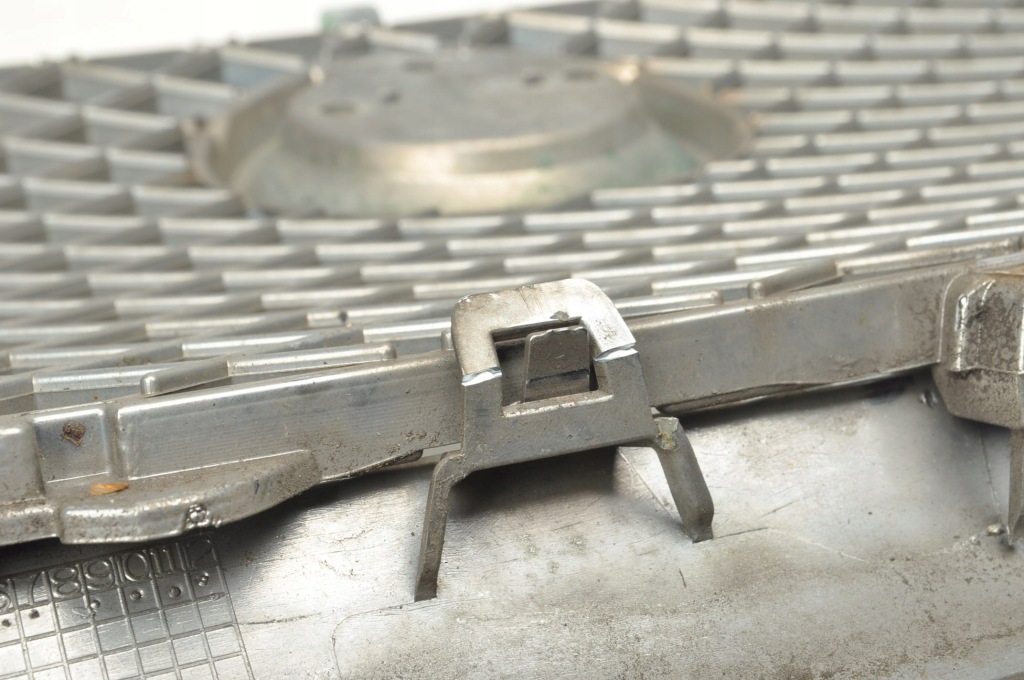 Jaguar xj x351 решітка  решітка радіатора решітка радіатора aw93-8a100-aa aw93-8b271-aa Зі Шроту