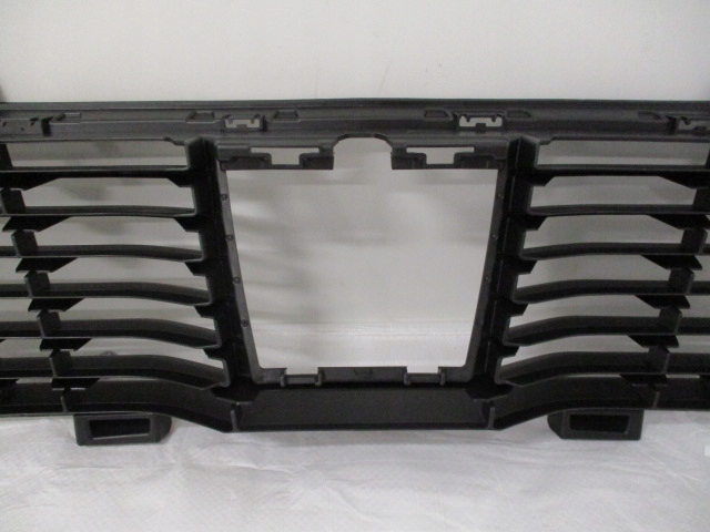 фото №12, Peugeot 2008 ii решётка бампера средняя решётка радиатора