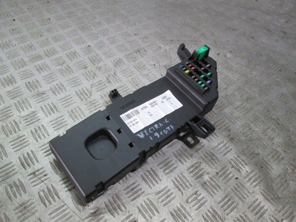 фото №1, Коробка запобіжників opel vectra c 1.9 cdti lift