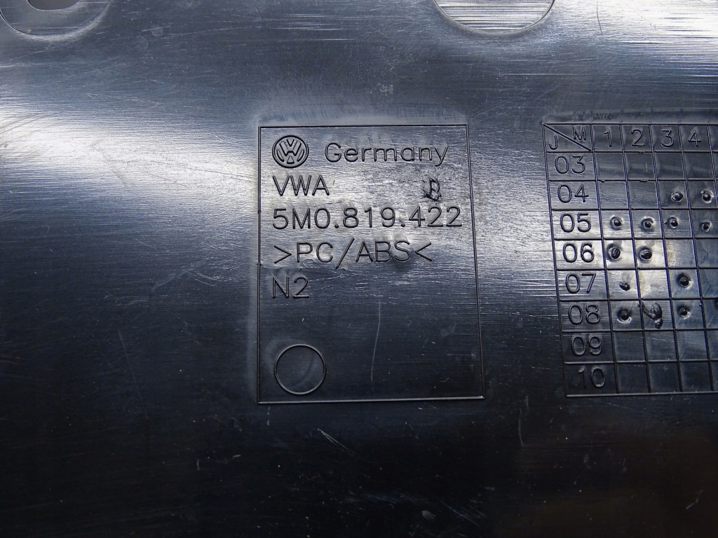 фото №8, Бардачок рамка туннель панели средний vw tiguan 5n golf v 5m0819422