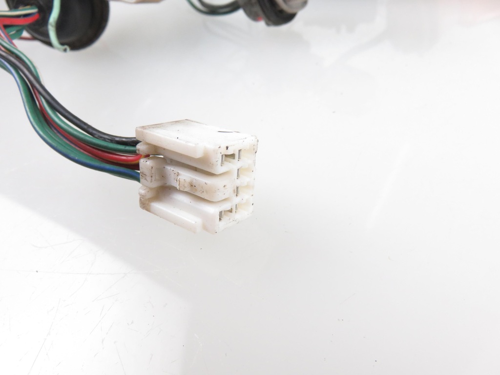 фото №4, Цоколь лампочка левый задняя mazda mpv ii