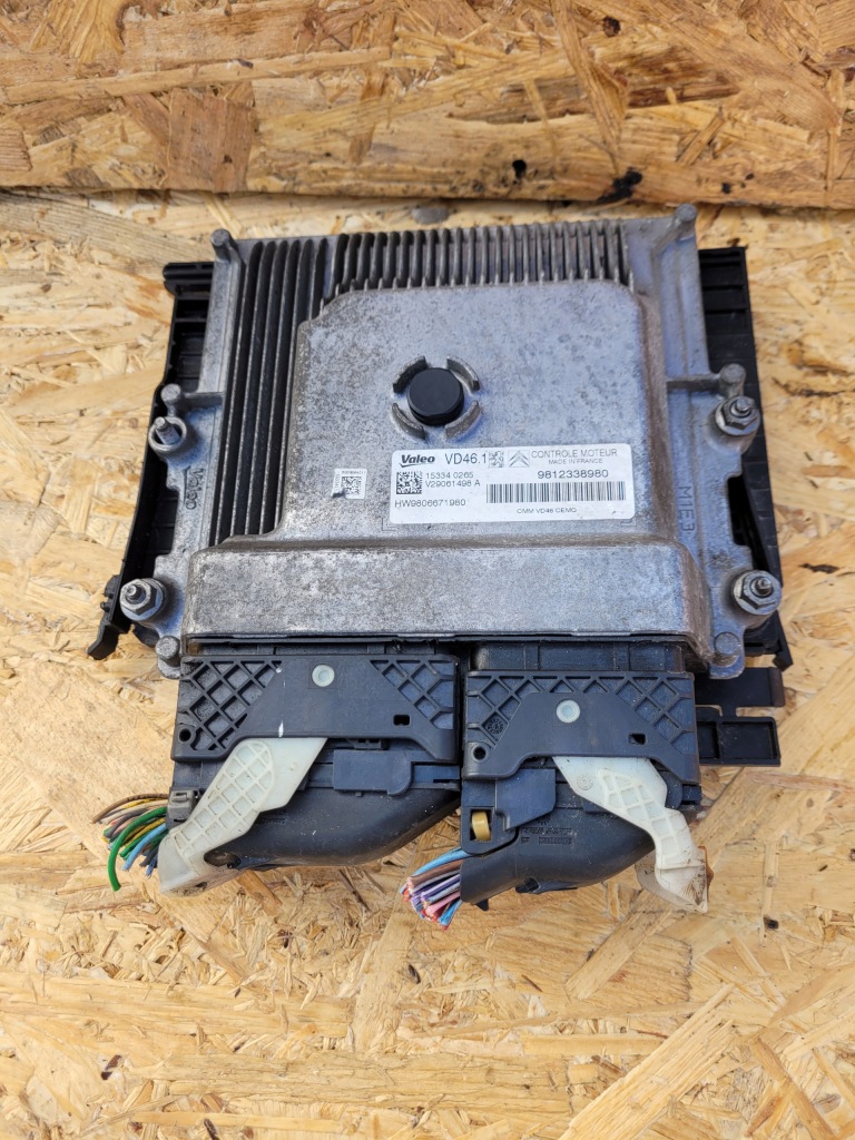 фото №1, Бортовой компьютер двигателя psa 9812338980