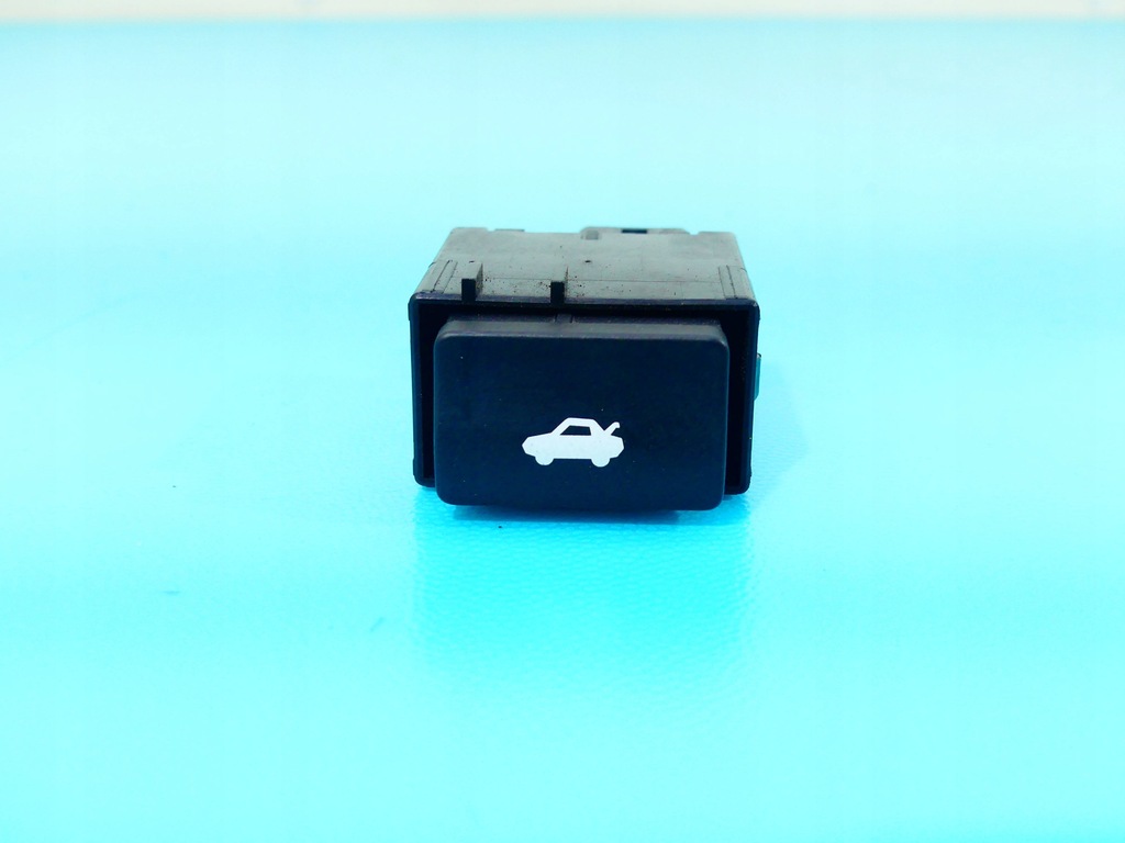 фото №1, Перемикач відкривання задній кришки lexus gs iv