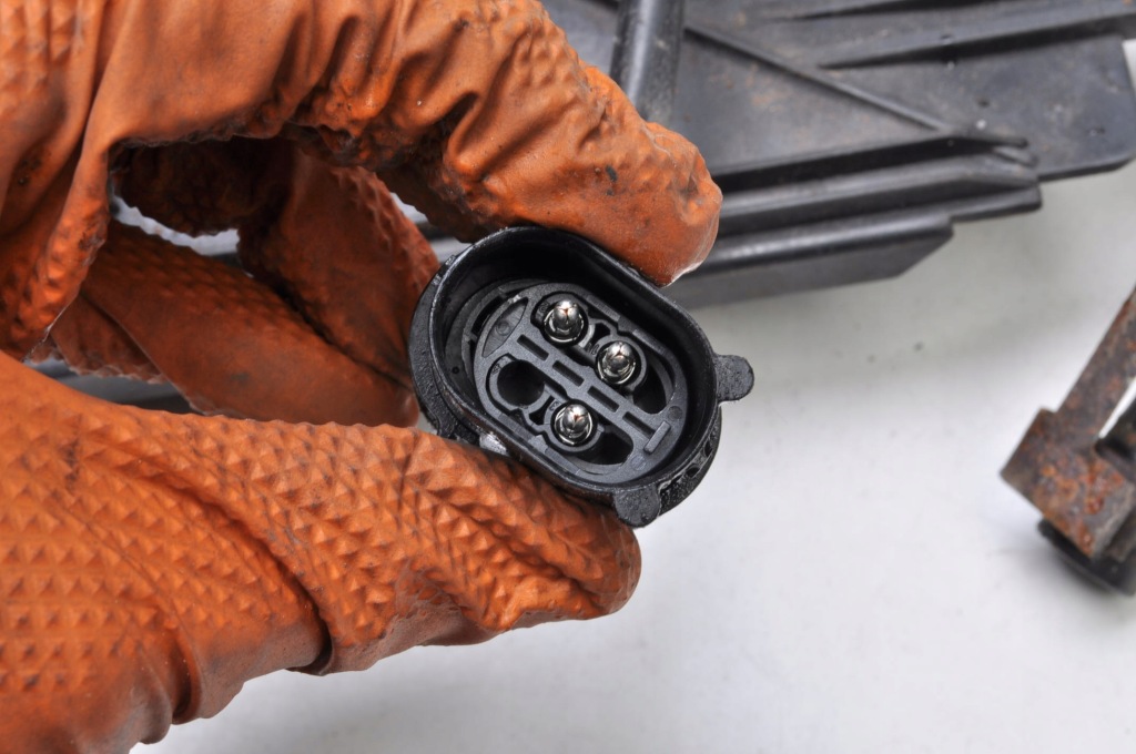 Porsche boxster 986 2.7 рестайлинг  вентилятор радиатора 99662403502 Киев