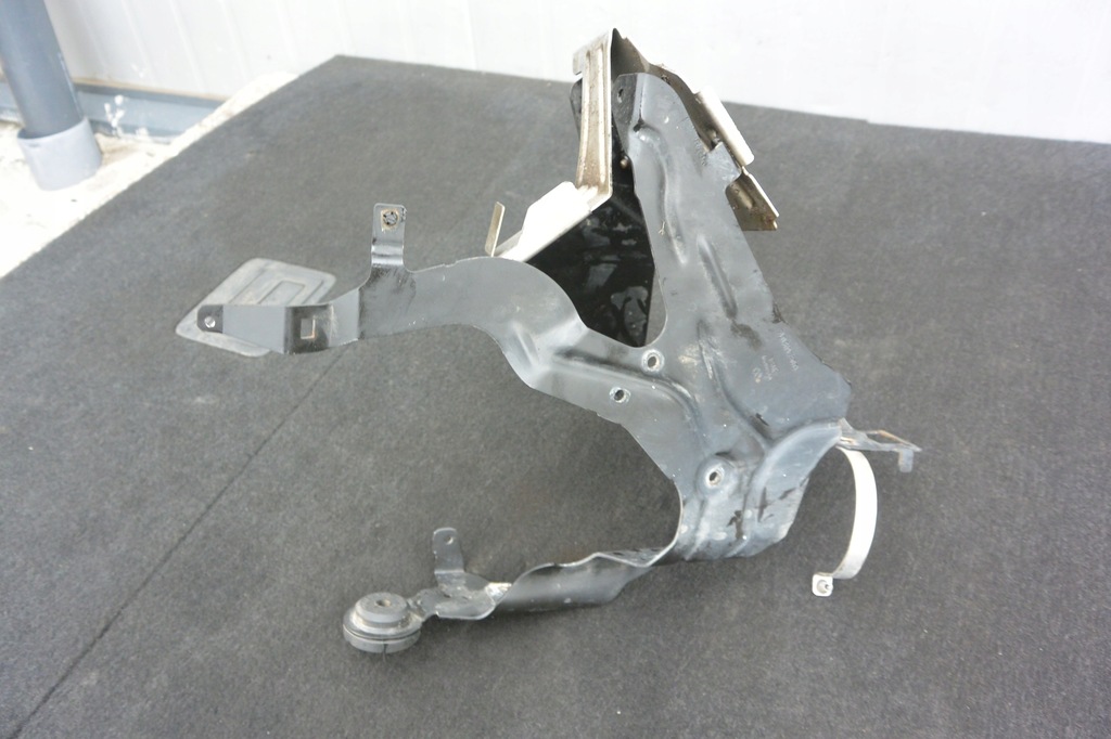 фото №7, Audi q7 кронштейн webasto 4l0971981c