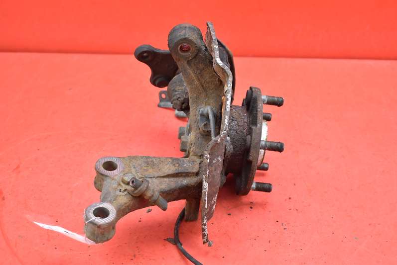 фото №7, Поворотный кулак левая перед toyota verso 2.0 d-4d 10r