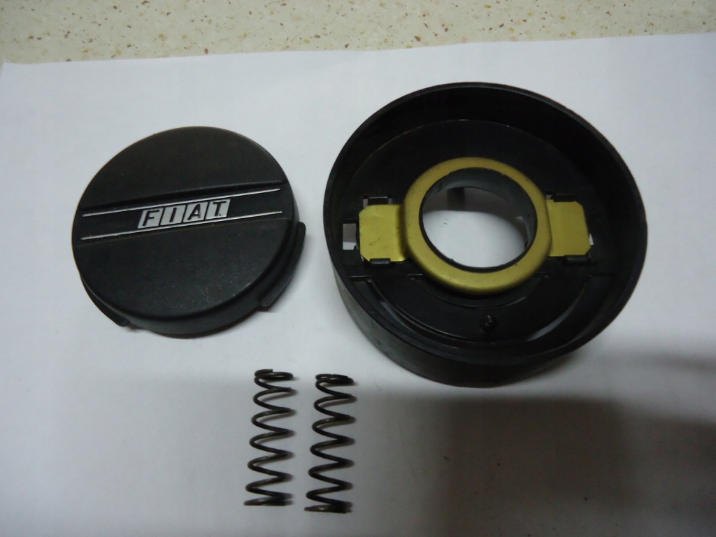 фото №1, Кнопка сигналу керма fiat 126p fl