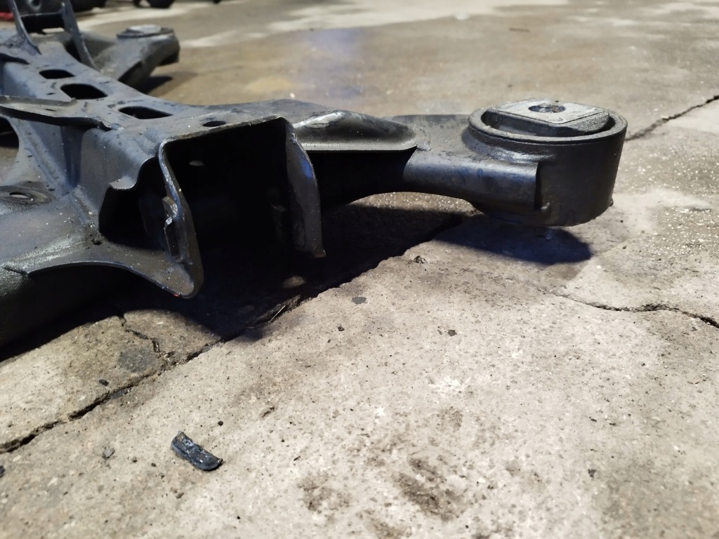 фото №8, Audi q7 4l 06r 3.0 tdi bug uk подрамник подрамник перед 7l0499311c