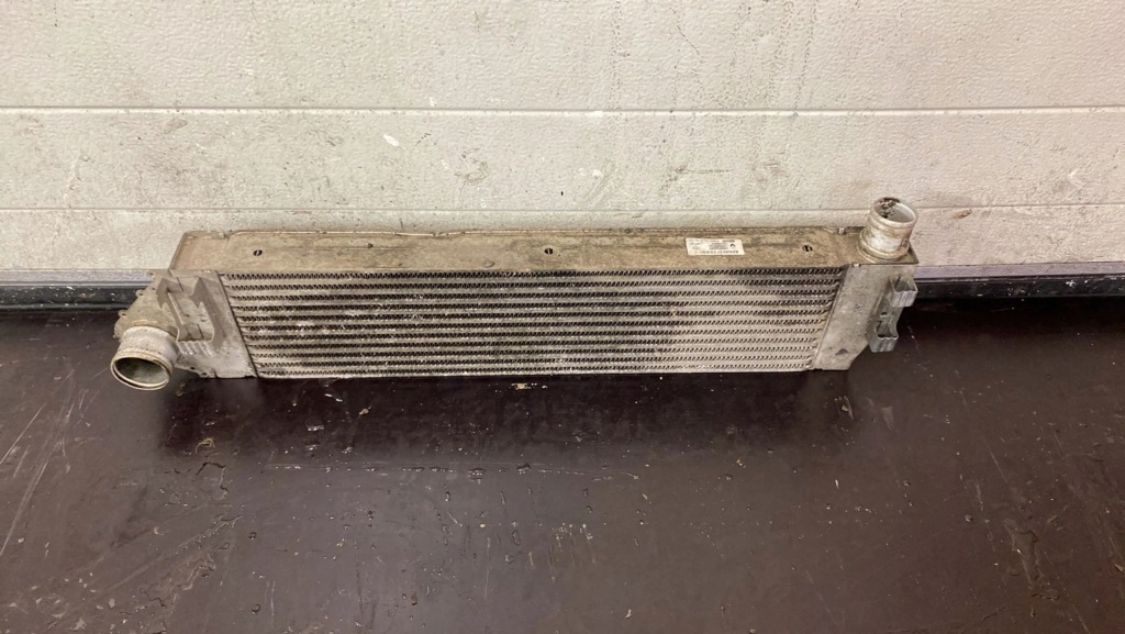 Купити Renault оригінальний номер 8200325003 радіатор повітря