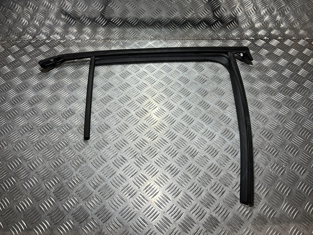 фото №1, Прокладка стекло дверь правый задняя mazda 3 bp 19-