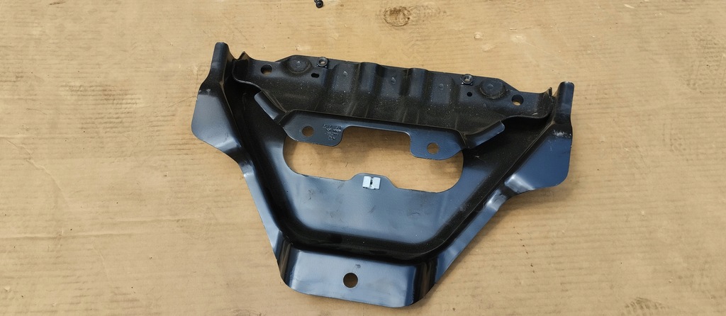 фото №5, Кронштейн кронштейн захист задня volkswagen id.4 vw id4 1ea825921c