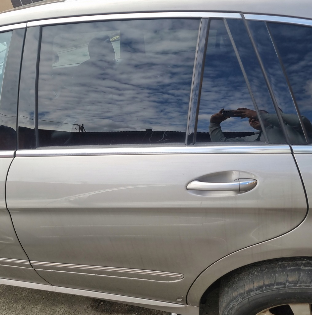 фото №1, Mercedes w251 r klasa дверь левая задняя