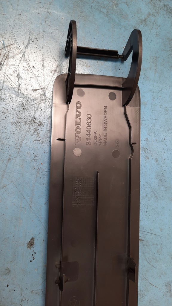 фото №5, Volvo xc60 захист кришка багажника 31440630 невикористана