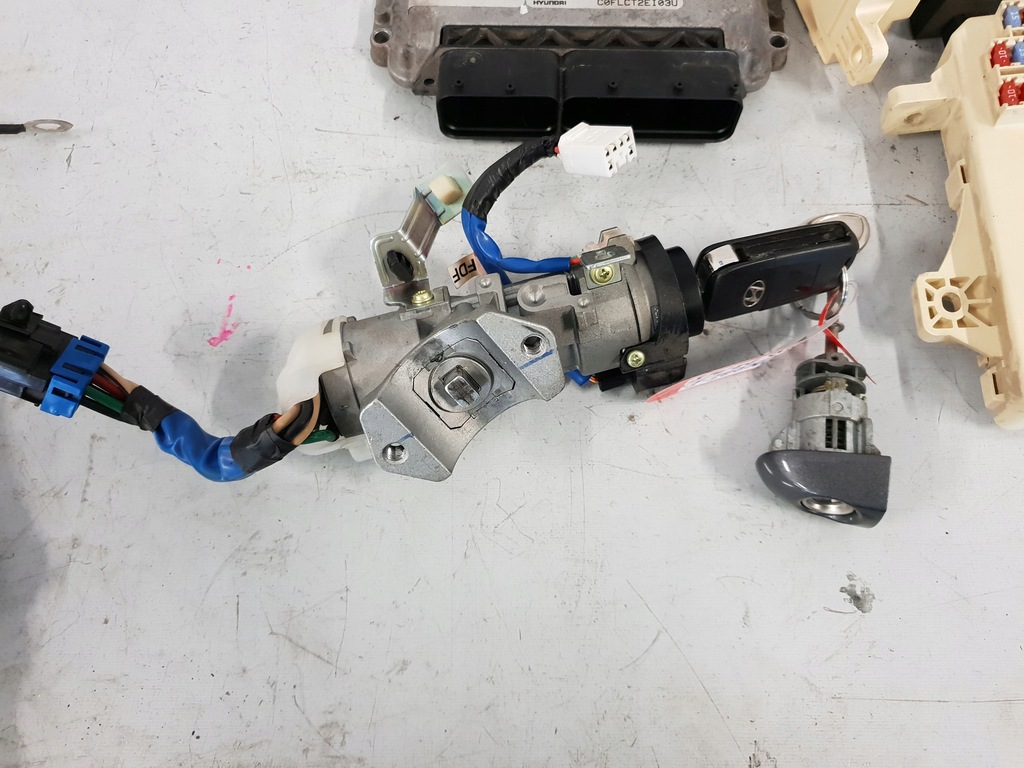 фото №10, Hyundai i30 1.6 crdi 09r d4fb бортовий комп'ютер замок запалювання