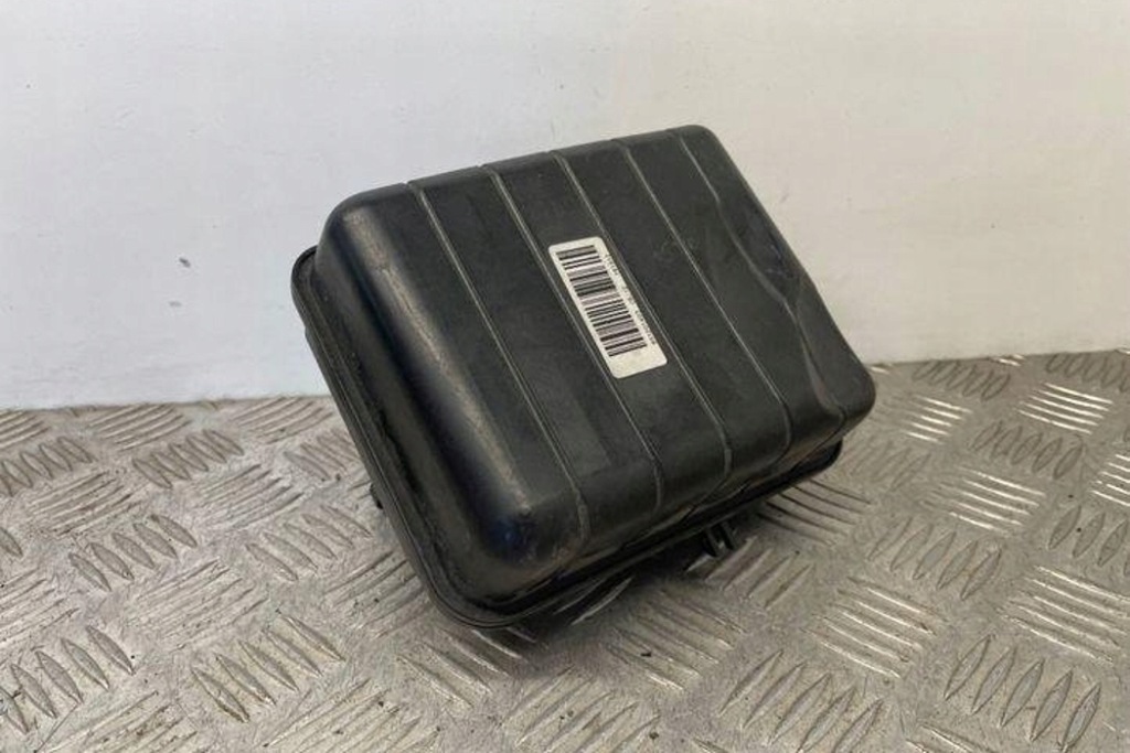 фото №8, Резонатор всмоктуючий bmw 5 f10 8512249 2.0l дизель 135kw 2012