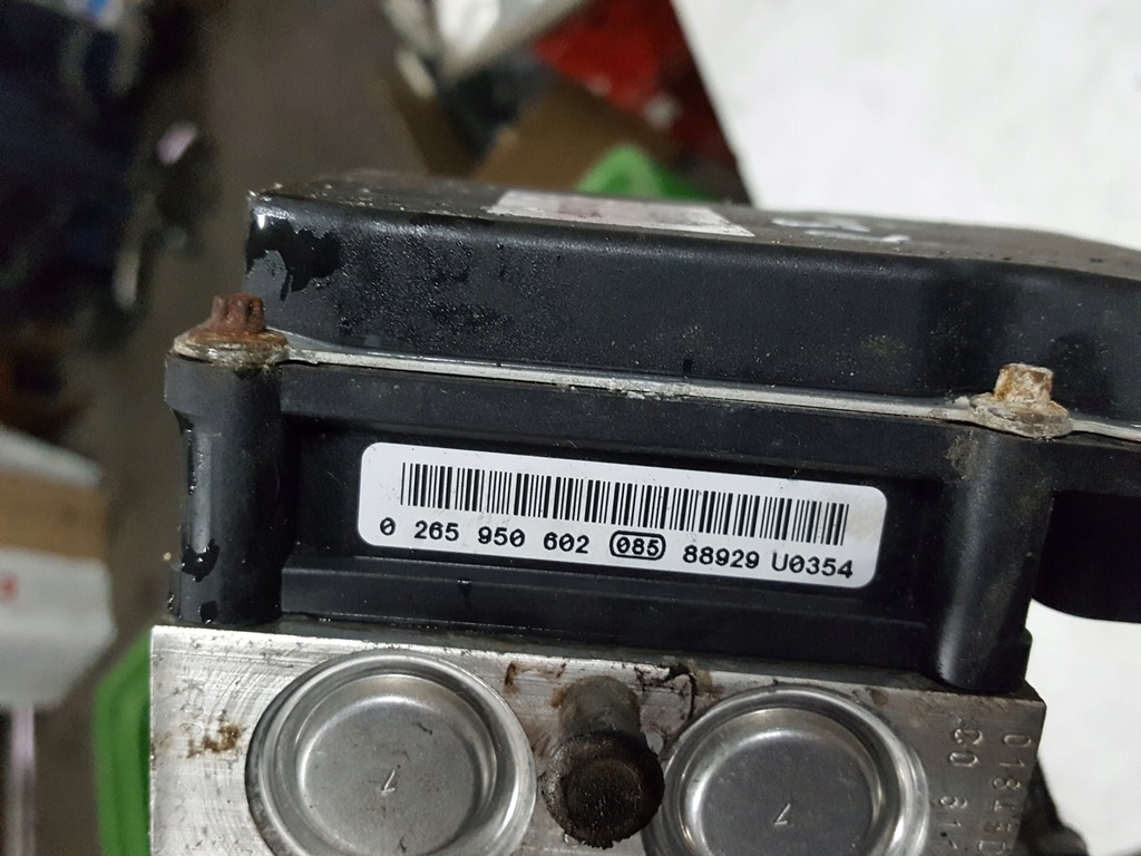 фото №4, Audi r8 420 06r- насос тормозная abs