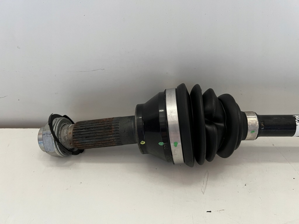 Приводной вал передняя ferrari 819425 Оригинал