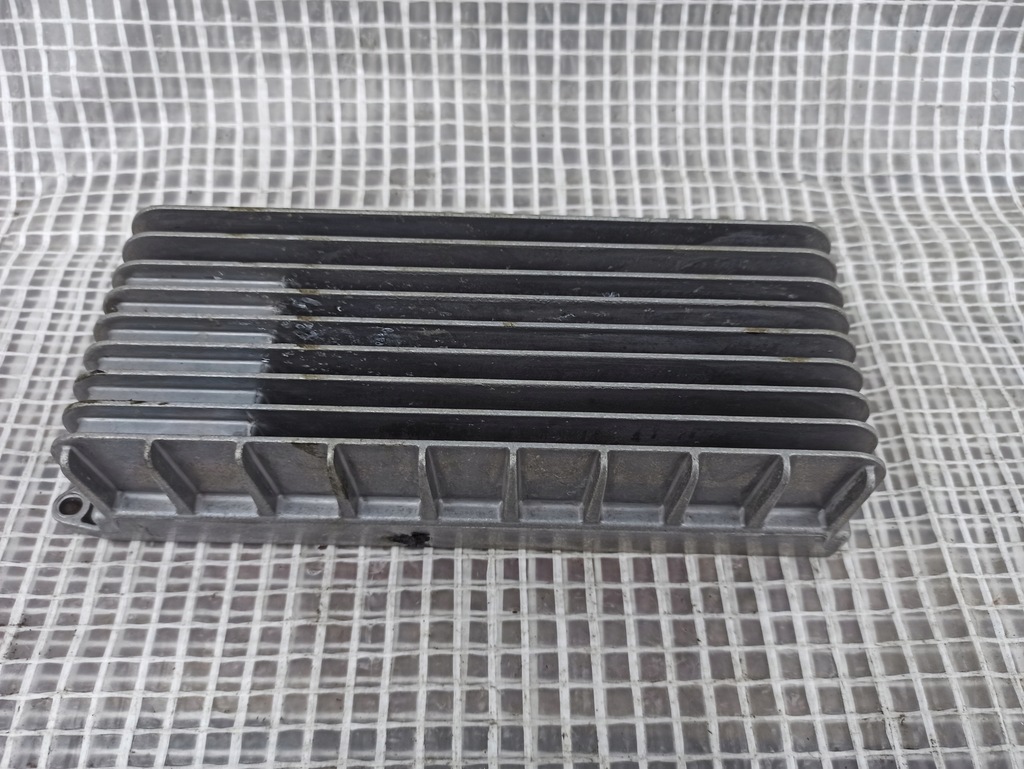 фото №1, Audi a4 b8 a5 8t усилитель радио аудио 8t0035223j