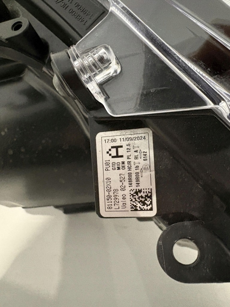 фото №11, Toyota corolla e21 hb kombi lift лампа левый перед full led 81150-02x10