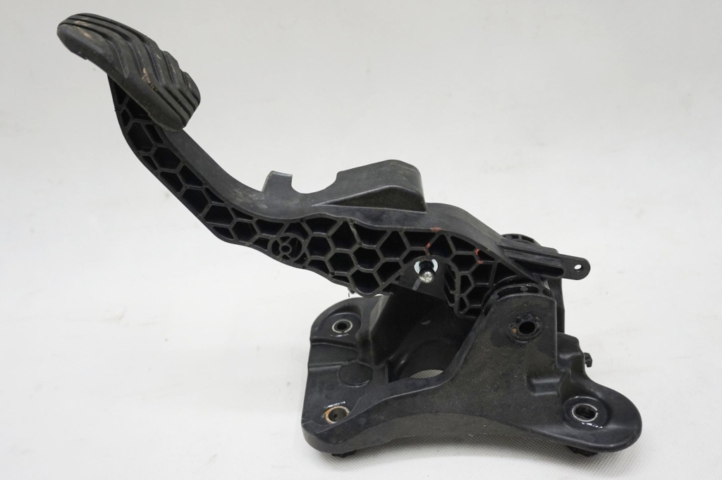 фото №6, Педаль зчеплення renault clio 5 v lift 465402743r 465402539
